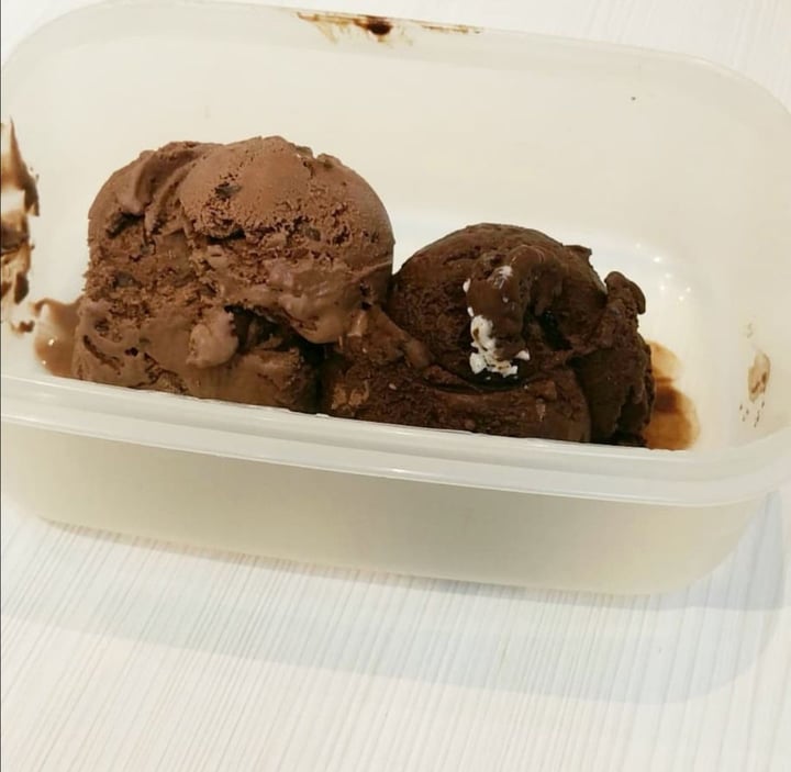 photo of Kind Kones Salted Chocolate Chip Ice Cream shared by @plantiful on  11 Aug 2019 - review