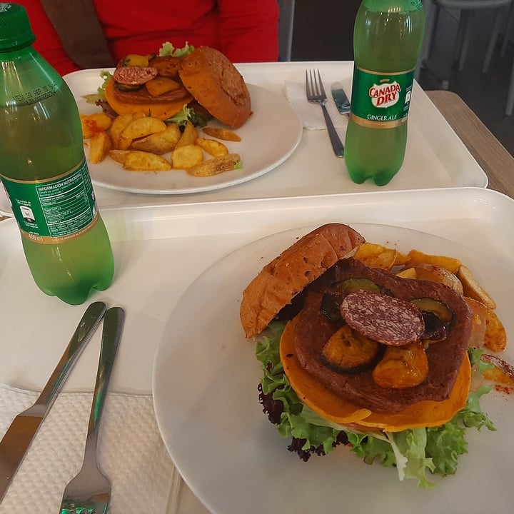 photo of Restaurante Vegetariano Sabyi Hamburguesa shared by @camiessi on  11 Jun 2020 - review