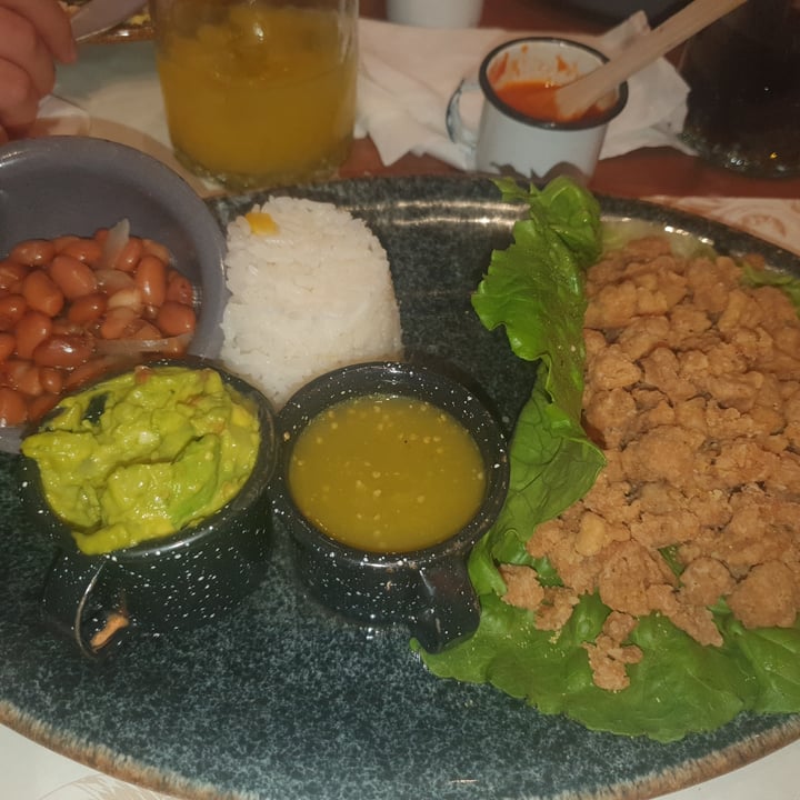 photo of La Posada del Virrey Restaurante chicharron en salsa verde shared by @gabrielalyl on  23 May 2022 - review