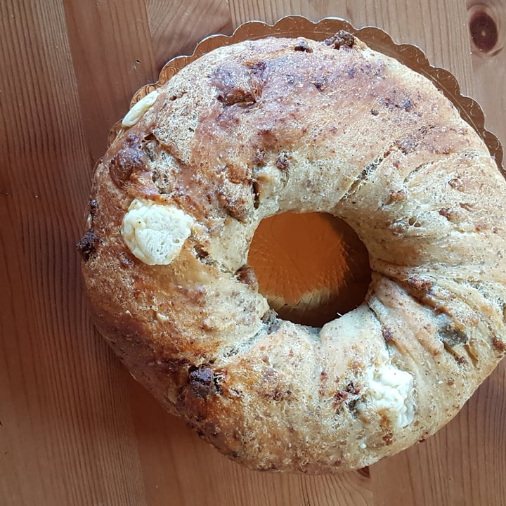 review photo of Meravoglia Veganeria Napoletana Casatiello shared by @lisallis on 14 Apr 2022 - review