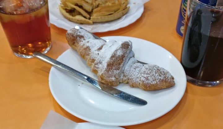 photo of Confitería MAIQUEZ Croissant shared by @jaquelineruck on  25 Jul 2019 - review