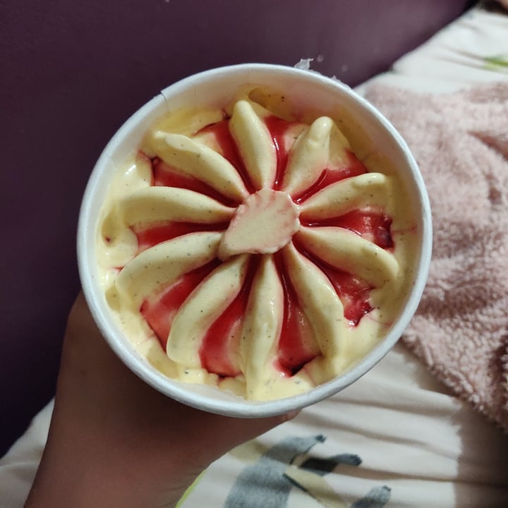 photo of Vemondo Dairy Free Ice Cream, Vanilla And Red Fruits shared by @sopheen on  31 Jan 2021 - review