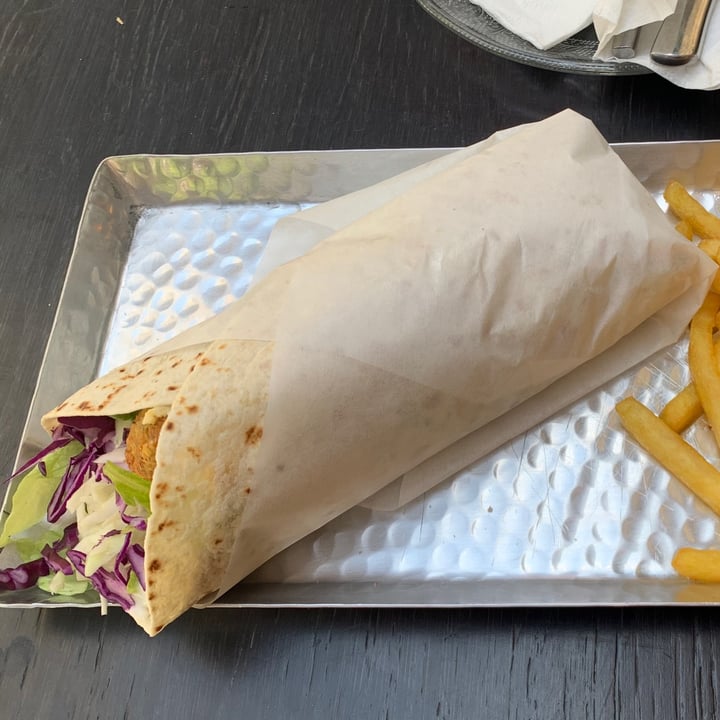 photo of Veg Falaffel Wrap shared by @noemilaure on  07 May 2021 - review