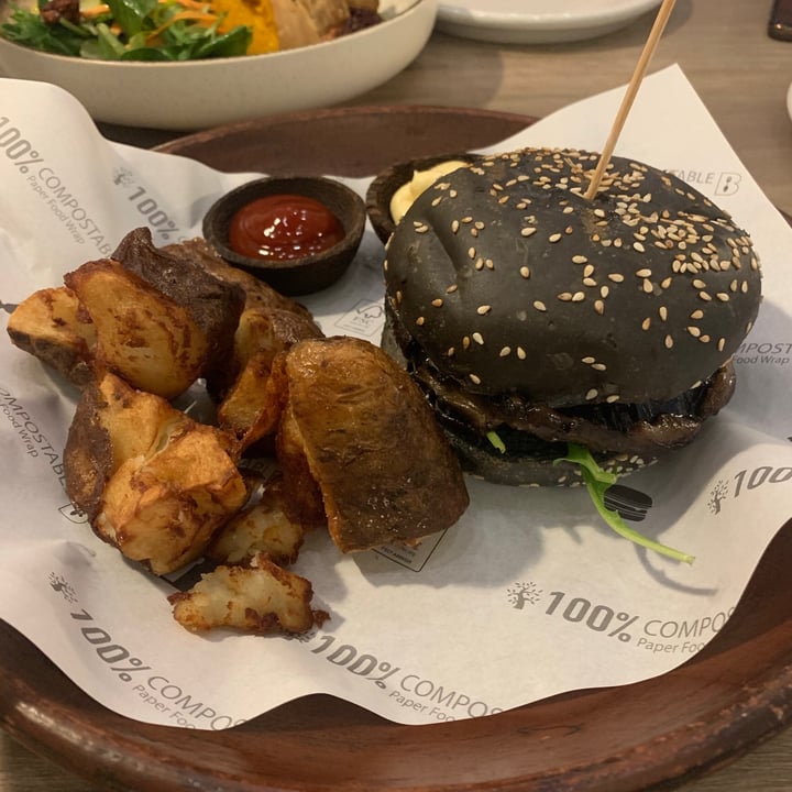 photo of Genius Central Singapore Portobello Mushroom Burger (Veganized) shared by @heruvimdi on  02 Sep 2020 - review
