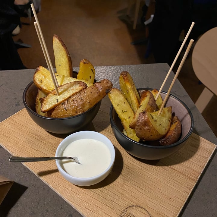review photo of Herbe - Food & Drink Vegetale Patate al Forno shared by @giorgiasalsii on 21 Nov 2022 - review