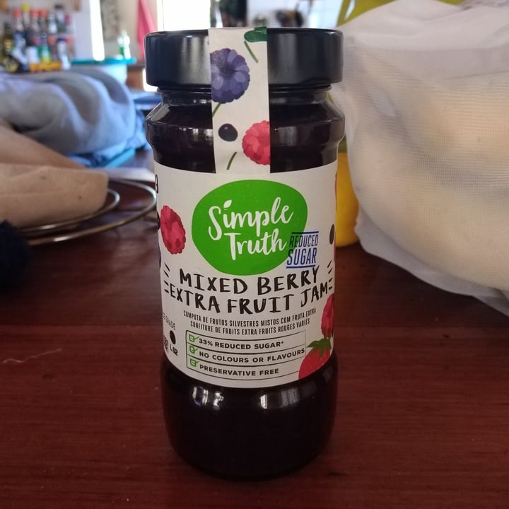 photo of Simple Truth Mixed berry extra fruit jam shared by @laurenbettyd on  19 Mar 2021 - review