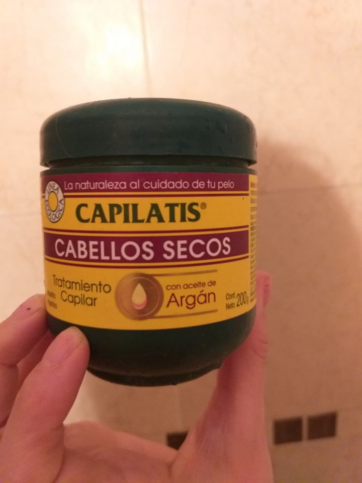 photo of Capilatis Tratamiento Capilar Cabellos Secos shared by @beluculac on  30 Jul 2019 - review