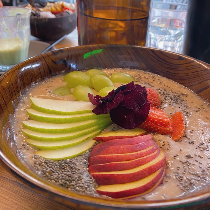 photo of Matcha Mylkbar Apple pie porridge shared by @cake on  01 Apr 2022 - review