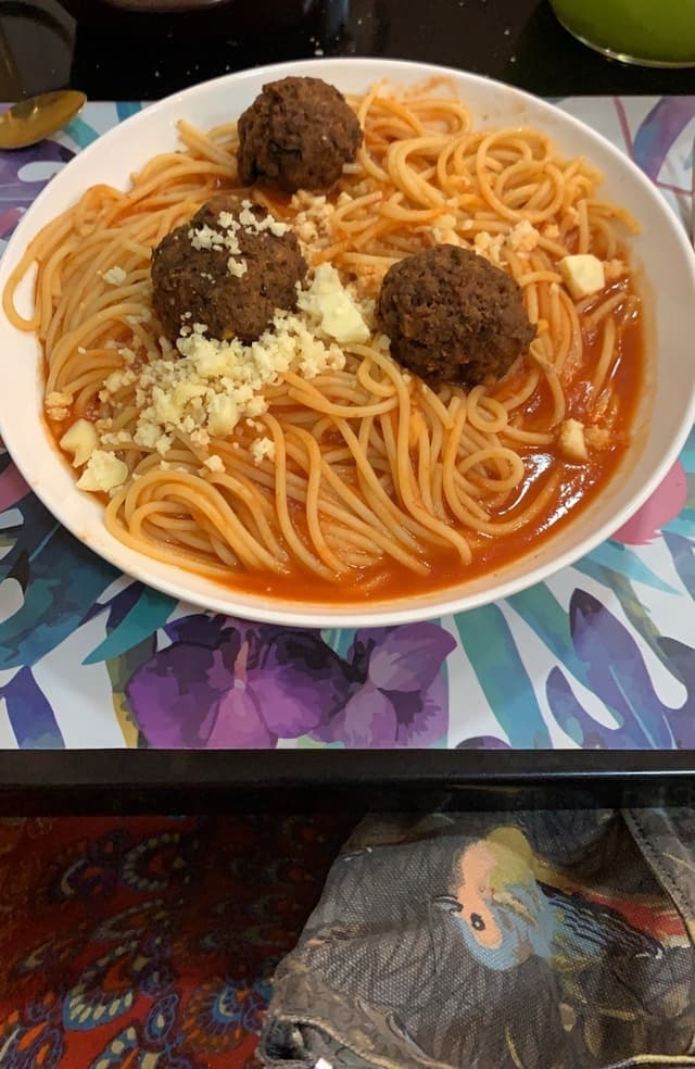 Photo of the dish “Tallarines con Salsa Pomodoro y albóndigas”