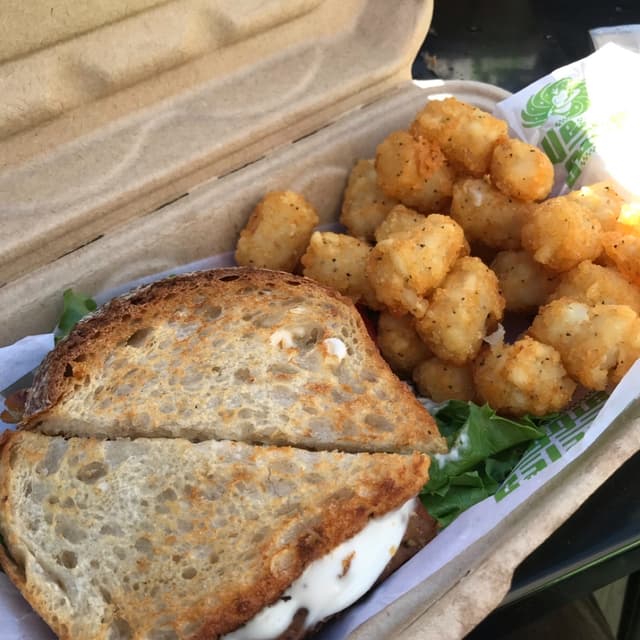 Photo of the dish “Tempeh BLT”