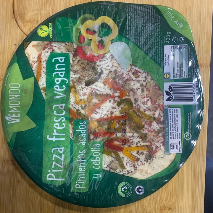 photo of Vemondo Pizza Fresca Pimientos Asados y Cebolla shared by @pebrotetihera on  22 Feb 2022 - review