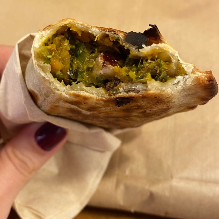 review photo of La Guapa Empanadas Artesanais Empanada Vegana shared by @indiandrade on 15 May 2022 - review