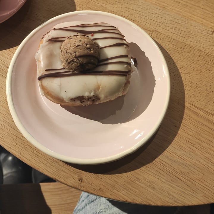 photo of Brammibal's Donuts Cookie Dough shared by @sofsmustdie on  17 Mar 2022 - review