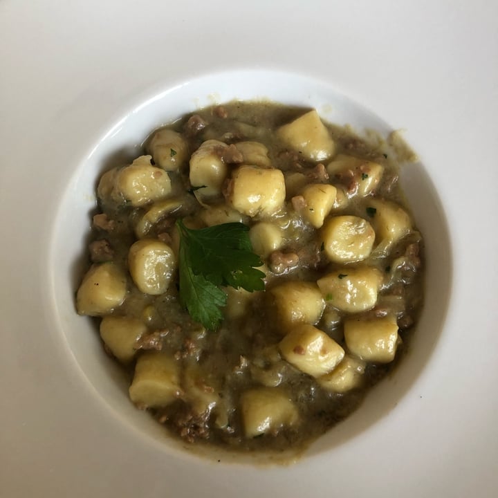 review photo of Nativa Ristorante Gnocchetti di patate con carciofi e salsiccia profumati al tartufo shared by @casbi on 15 Apr 2022 - review