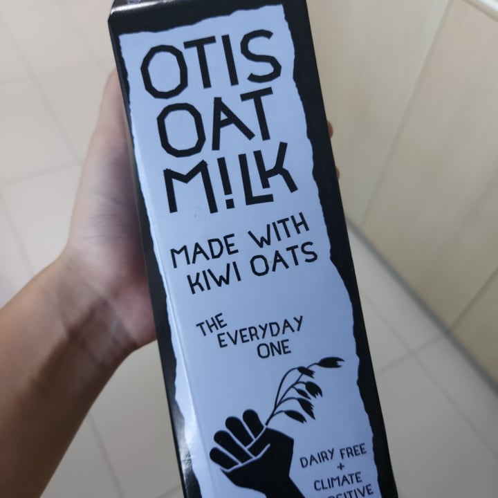 photo of Otis Oat Milk Oat M!lk (The Everyday One) shared by @suchabohr on  19 Jul 2021 - review