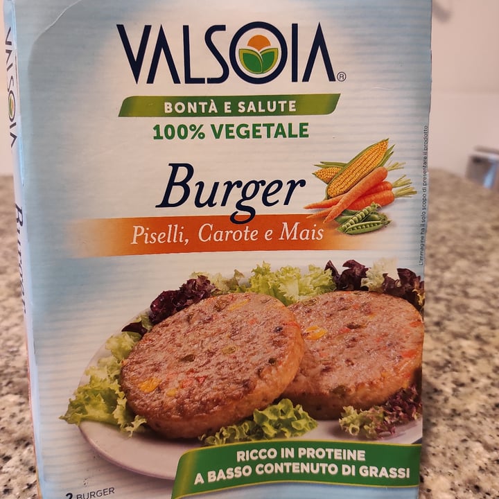 photo of Valsoia Burger Piselli, carote e mais shared by @veganrecipes on  20 Apr 2022 - review