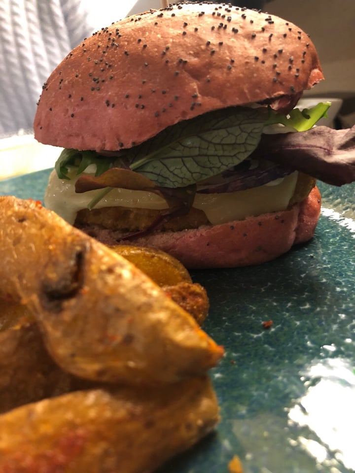 photo of Restaurante MALMÖ Helsinki Burger shared by @chrissaye on  20 May 2019 - review