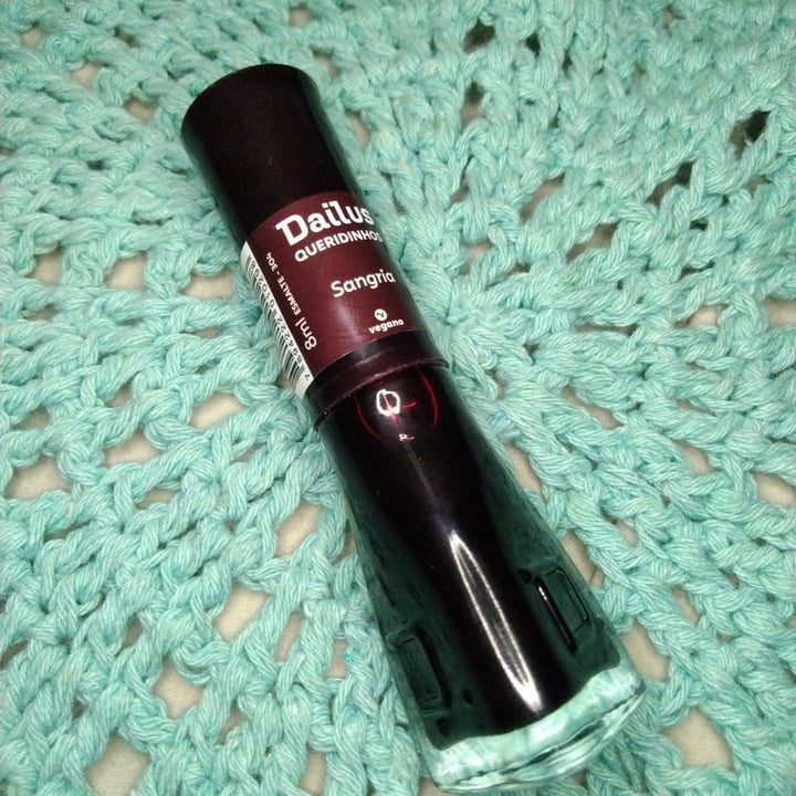 photo of Dailus Esmalte Queridinhos Sangria (Nail Polish Dark Red) shared by @tabatadugois on  29 Apr 2022 - review