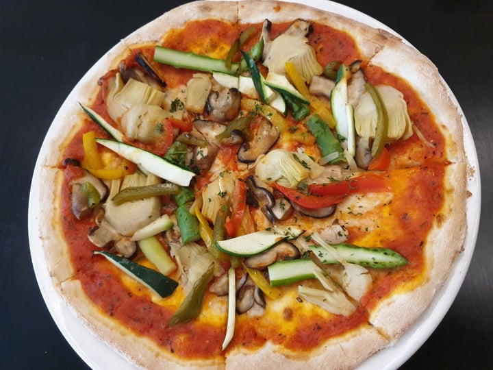 photo of La Nonna Vegetariana Pizza (Veganized) shared by @r4gm4n on  09 Mar 2020 - review