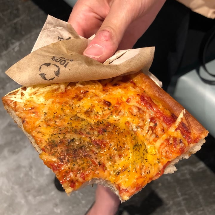 photo of Wani - Vegan Bakery Pizza margherita shared by @violettaplantbased on  20 Jul 2021 - review