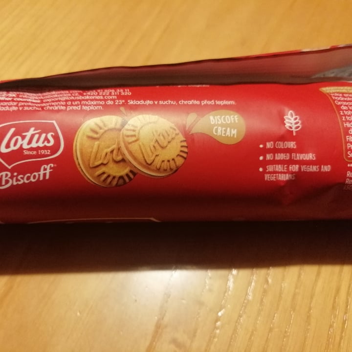 photo of Lotus Biscoff Biscoff Cream Sandwich Cookies shared by @terraviola on  06 Feb 2022 - review