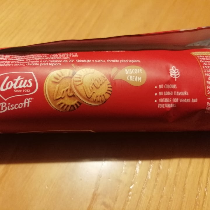 review photo of Lotus Biscoff Biscoff Cream Sandwich Cookies shared by @terraviola on 06 Feb 2022 - review
