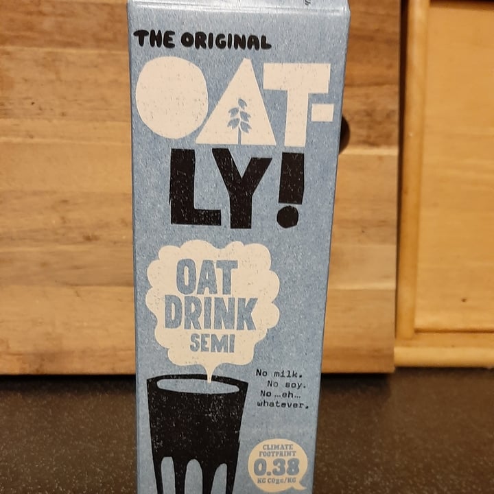 photo of Oatly Oat Milk Semi shared by @veganema on  11 Feb 2021 - review