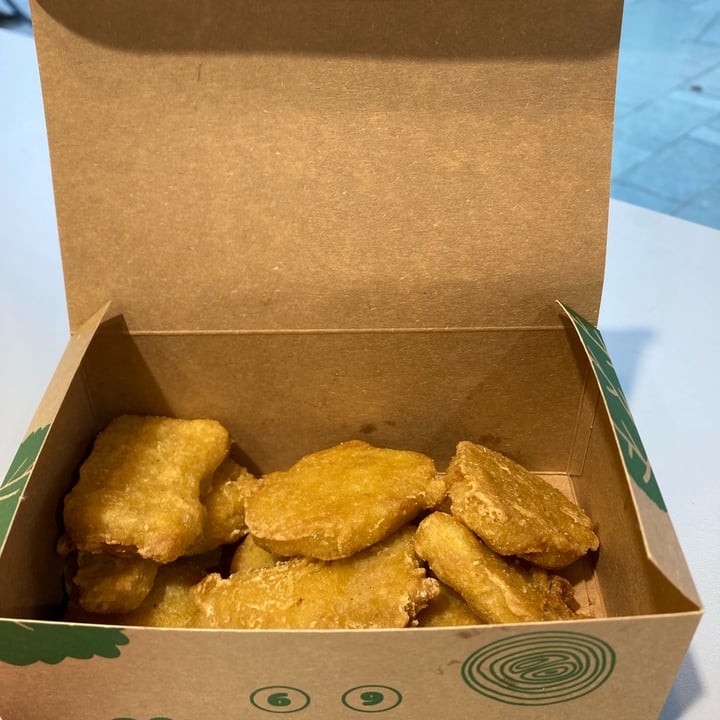 photo of Burger King Leicester Square Vegan Nuggets shared by @m13 on  18 Apr 2022 - review