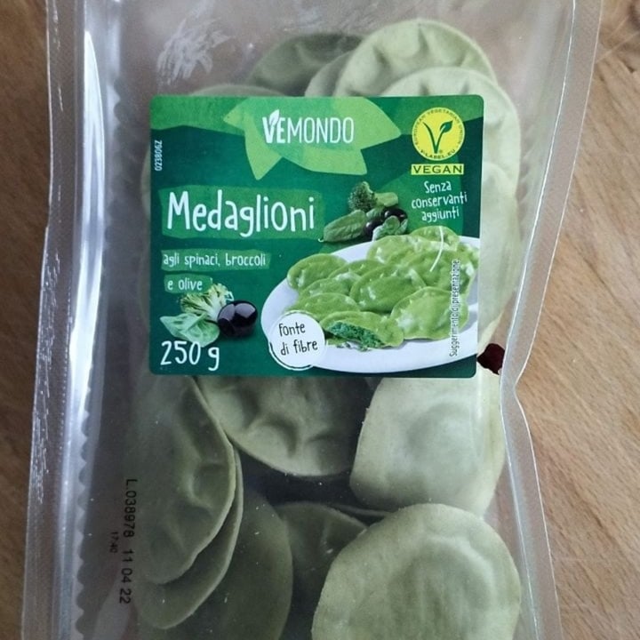 review photo of Vemondo Medaglioni Agli Spinaci, Broccoli E Olive shared by @iarim on 22 Mar 2022 - review