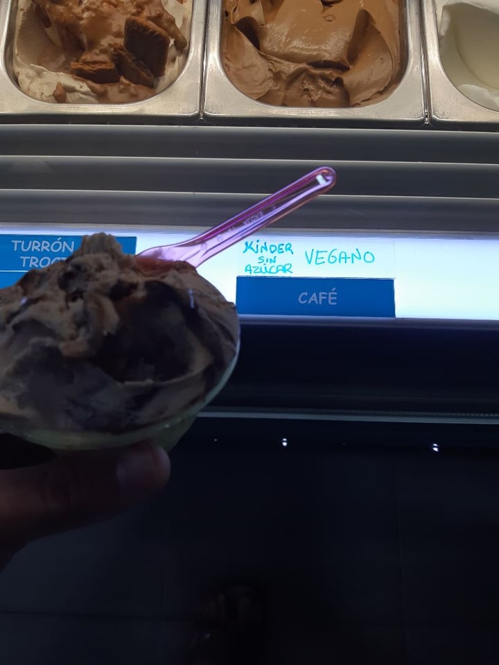 photo of Heladería Mont Blanc Helado de Kinder vegano y sin azúcar shared by @saultobelem on  09 Sep 2019 - review