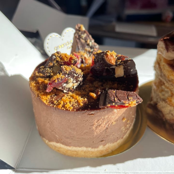photo of Greendot PAYA LEBAR SQUARE Belgian Chocolate Cheesecake shared by @kimjongquiche on  23 Jun 2021 - review