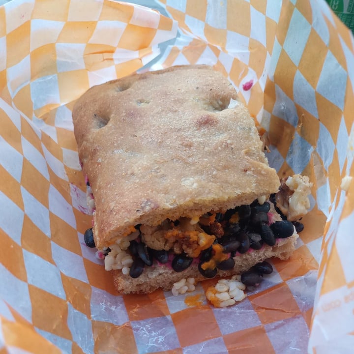 photo of La Manteca Negra Sandwich vegano shared by @julisvegan on  18 Aug 2022 - review