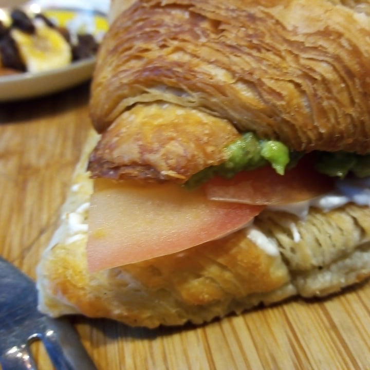 review photo of Amará Tienda Natural croissant shared by @mamutgordo on 25 Jul 2022 - review