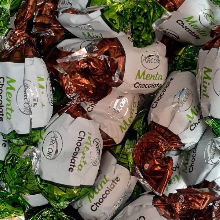 photo of Arcor Caramelo Menta Chocolate shared by @camimunn on  15 Jul 2021 - review