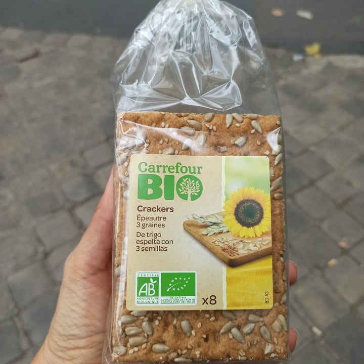 photo of Carrefour Bio Crackers Épautre 3 graines shared by @sorinaparis on  25 Sep 2022 - review