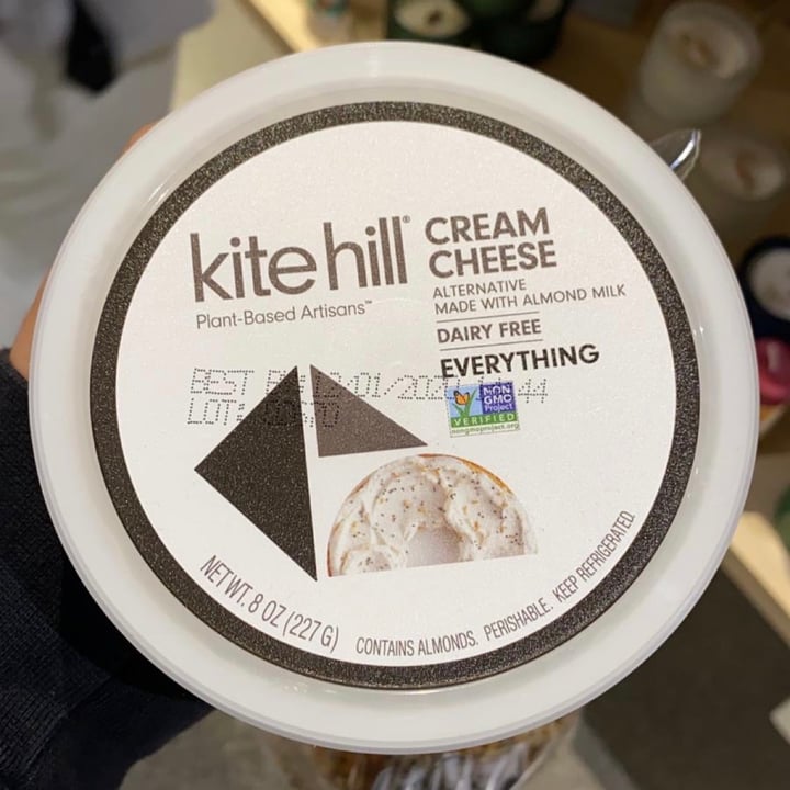 photo of Kite Hill Cream Cheese Alternative Chive shared by @aasthaprak on  07 Mar 2021 - review