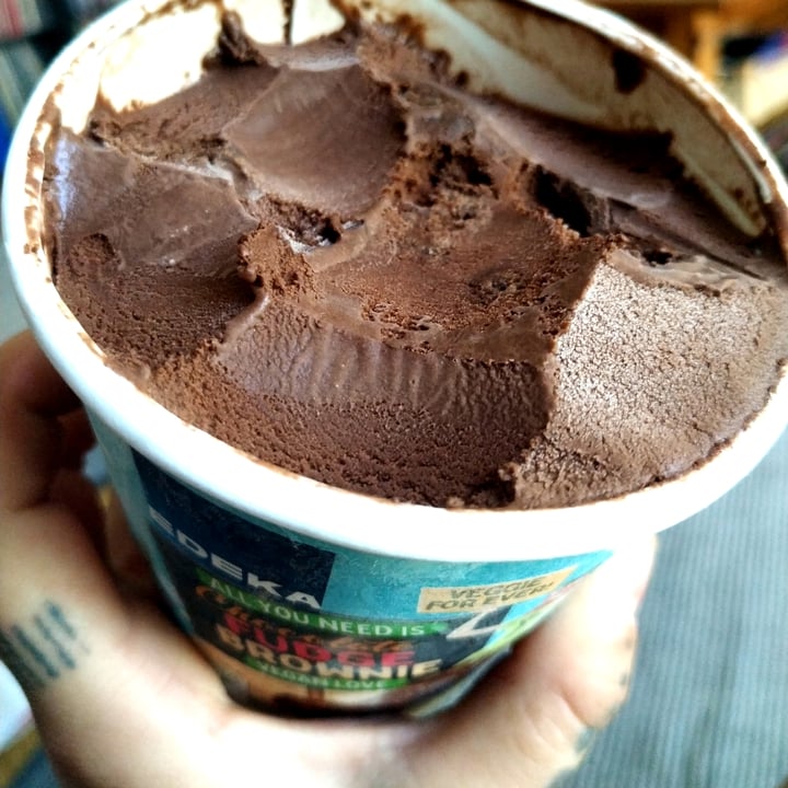 photo of Edeka Chocolate Fudge Brownie Ice Cream shared by @annegrete on  31 Jul 2021 - review