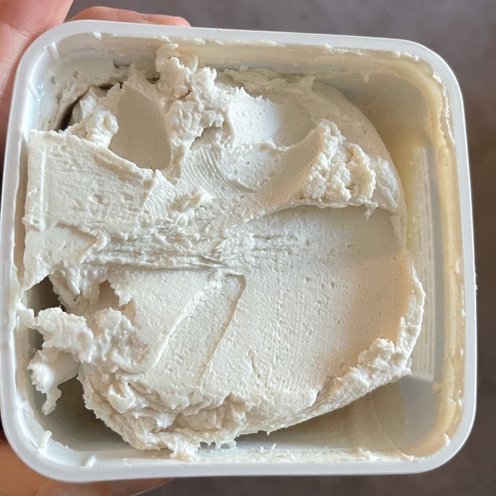 photo of Wild creamery Cream Cheese Alternative shared by @greenjolene on  14 Dec 2021 - review