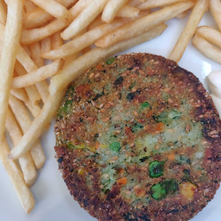 review photo of LIDO DI SESTO - CAMPING Vegan Burger With Fries shared by @mdp on 26 Jul 2022 - review