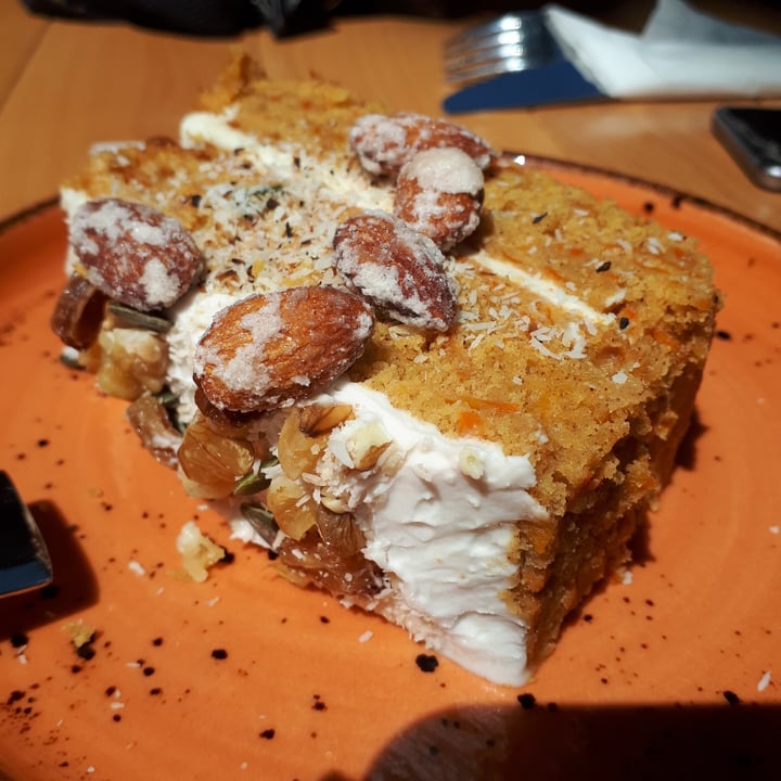 photo of Bar Botánico - La Suegra del Jardinero Vegan Carrot Cake De La Suegra shared by @thestingyvegan on  30 May 2021 - review