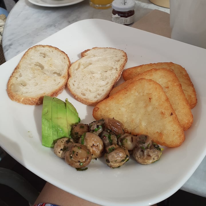 photo of La Brioche Sour dough shared by @luda on  19 Dec 2021 - review