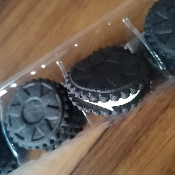 review photo of Lifestyle Food Gluten-free Dark Sugar Free Sandwich Cookies shared by @leandri-k on 26 May 2022 - review