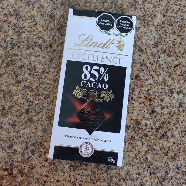 photo of Lindt 85% Cocoa Excellence Rich Dark shared by @yarabotteon on  28 Apr 2022 - review