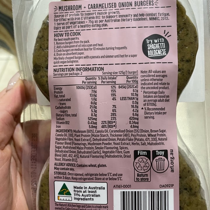 photo of Coles Nature's Kitchen mushroom caramelised onion burgers shared by @arianemeschiatti on  05 Jul 2022 - review