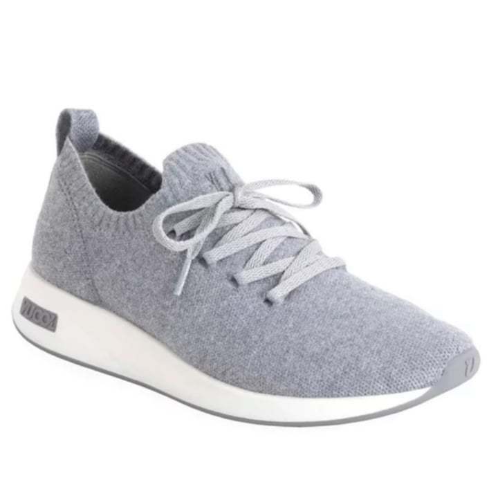 review photo of yuool fit yuool fit tenis shared by @deborahcesco on 08 Jun 2022 - review