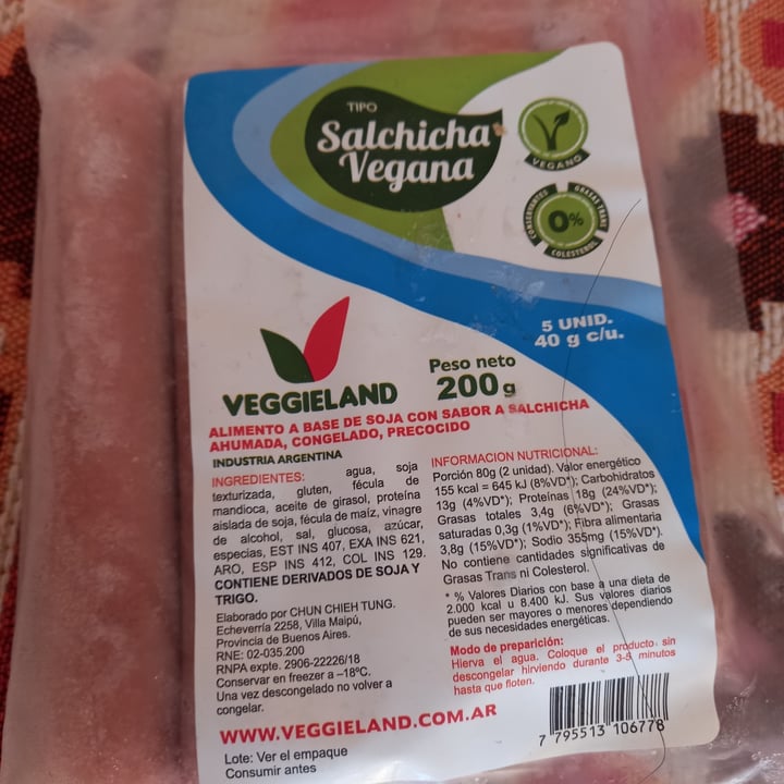 photo of Veggieland Salchichas Veganas shared by @yanivegan04 on  15 Nov 2020 - review