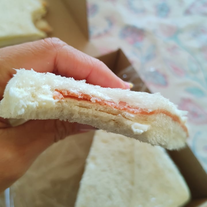 photo of Vegan Sandwich Sandwiches De Miga De Jamón Y Queso shared by @noeschulz on  17 Jul 2022 - review