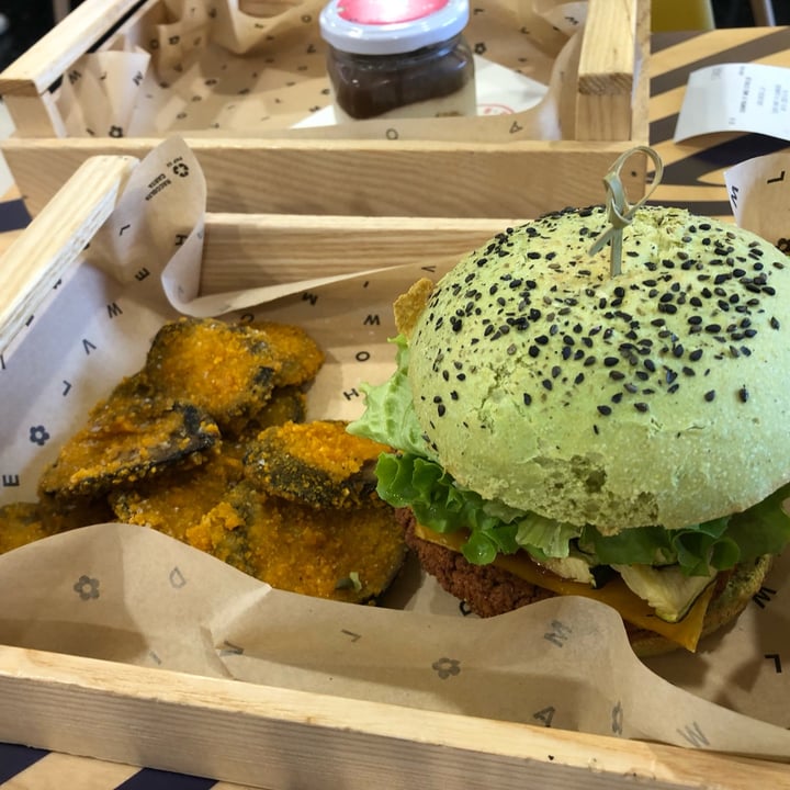 review photo of Flower Burger Jungle Burger shared by @gioririz on 07 Nov 2022 - review