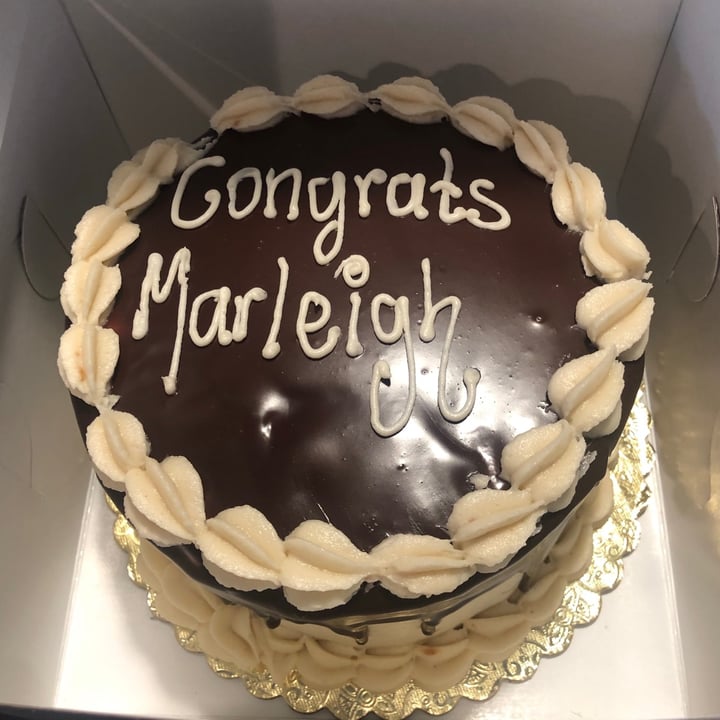 review photo of Nami Tuxedo Cake shared by @callmemarleigh on 30 Dec 2020 - review