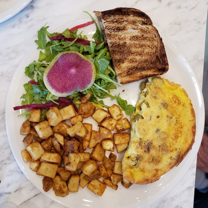 photo of Evviva Breakfast & Lunch Vegan Greek Omelette shared by @metalmel666 on  15 Sep 2022 - review
